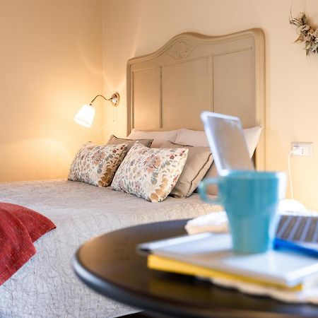 B&B Tra I Laghi 카살레 코르테 세로 외부 사진
